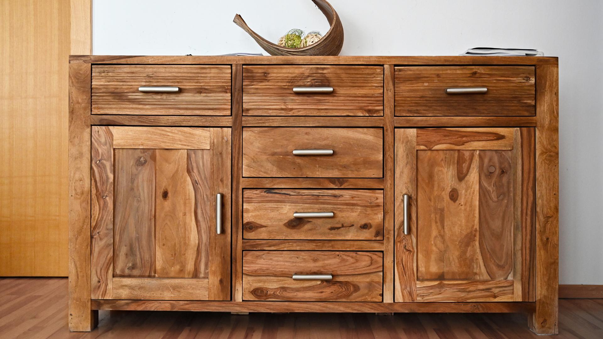 meuble en bois massif